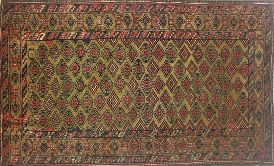 alfombra persa color marrón